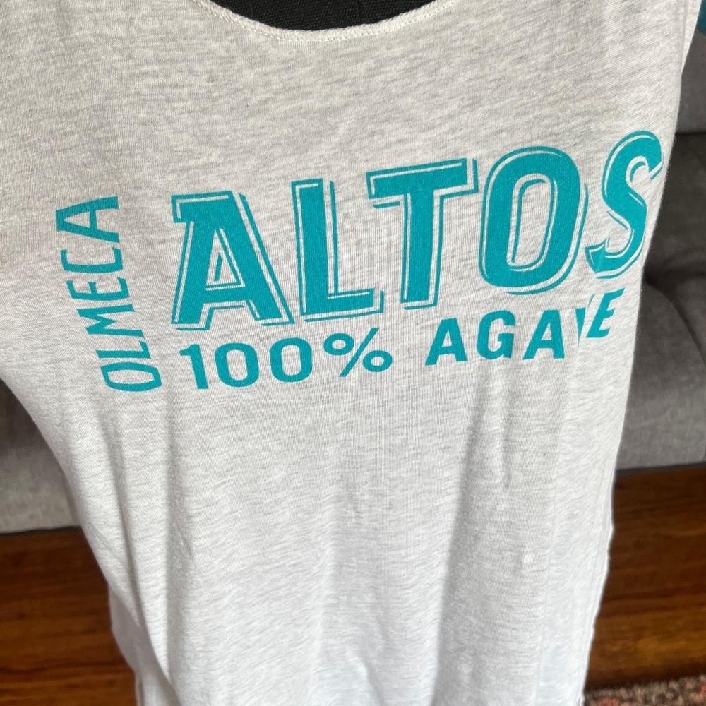 Light gray  Tank Top with Blue Graphic OMEGA Altos Agave Tequilak. Size XL - Picture 2 of 5